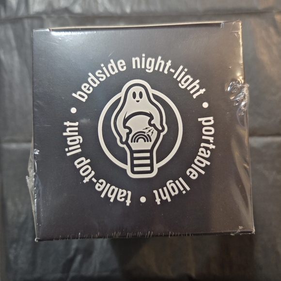 Cordless Rainbow Lightbulb - Picture 3 of 5